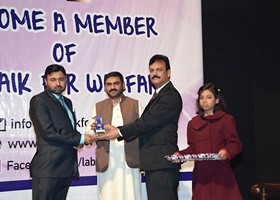 

Nisar Zia presented Shield to 3rd best donor