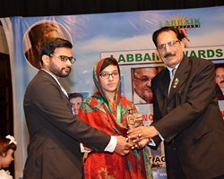 Prof. Dr. Ehsan Malik presented Gold Medal & Award to Kashaf ul Emaan 2nd Overall Multan (2017)