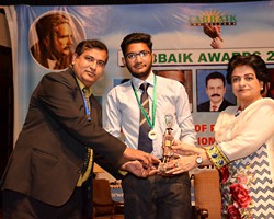 Prof. Dr. Samia Kalsoom presented Gold Medal & Award to Usama Ikram 1st General Group Lahore (2017)